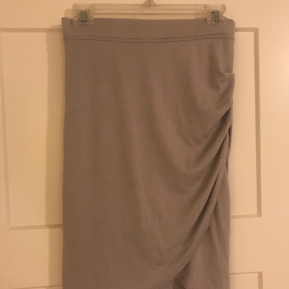 Aritzia skirt